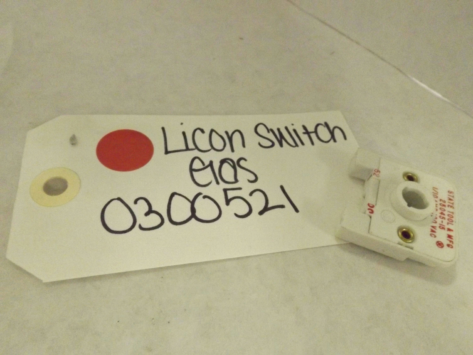 MAYTAG WHIRLPOOL STOVE 0300521 LICON SWITCH GAS NEW MAYTAG WHIRLPOOL STOVE 0300521 LICON SWITCH GAS NEW